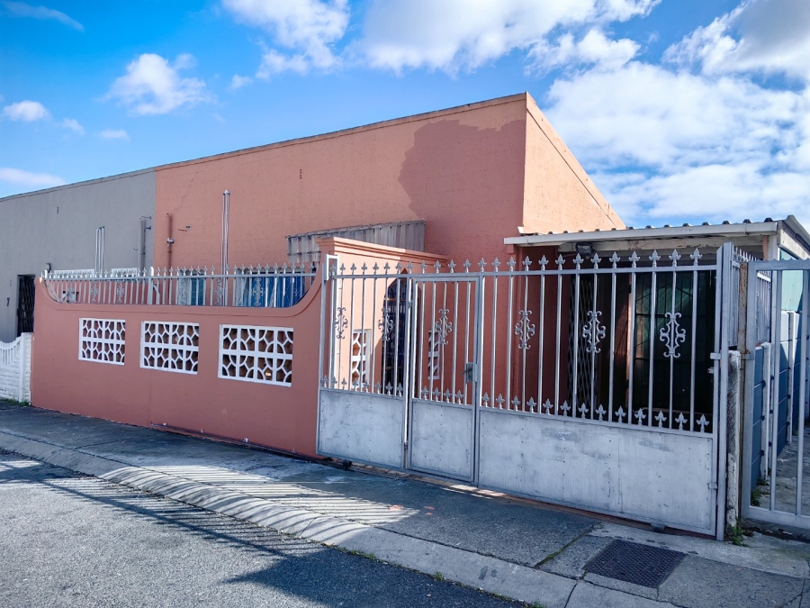 3 Bedroom Property for Sale in Westridge Western Cape